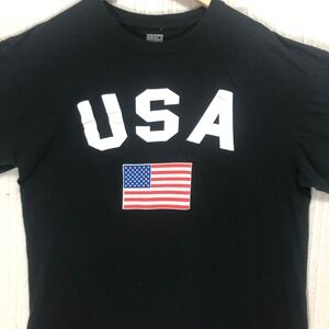 USA Chest Hit Flag Graphic Print Patriotic T-Shirt Brisco brand Men's Size‎ XL